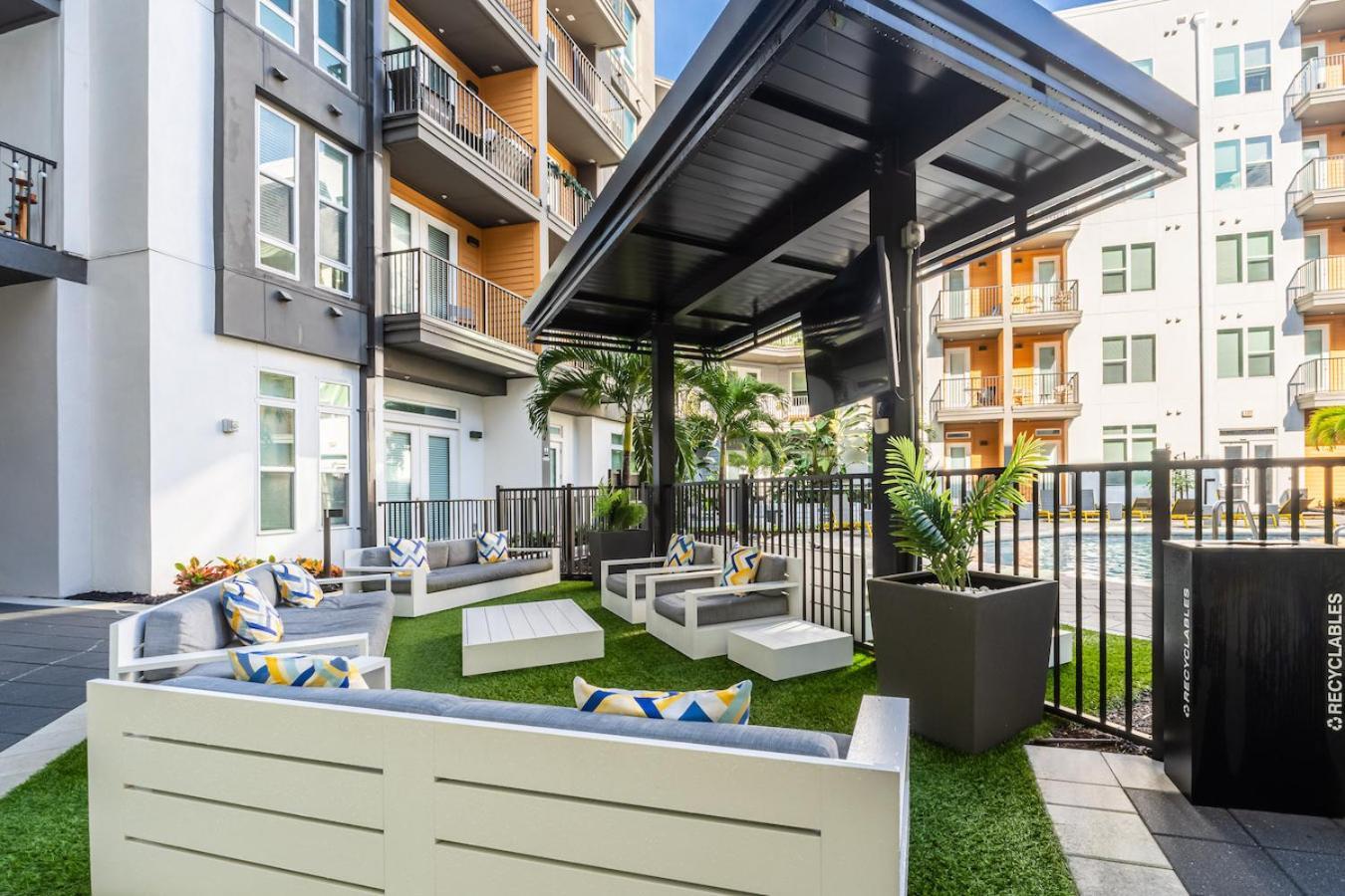 Apartmán Tropical Field 1 Bed In Downtown With Free Parking St. Petersburg Exteriér fotografie