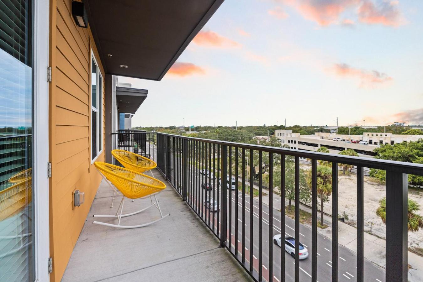 Apartmán Tropical Field 1 Bed In Downtown With Free Parking St. Petersburg Exteriér fotografie